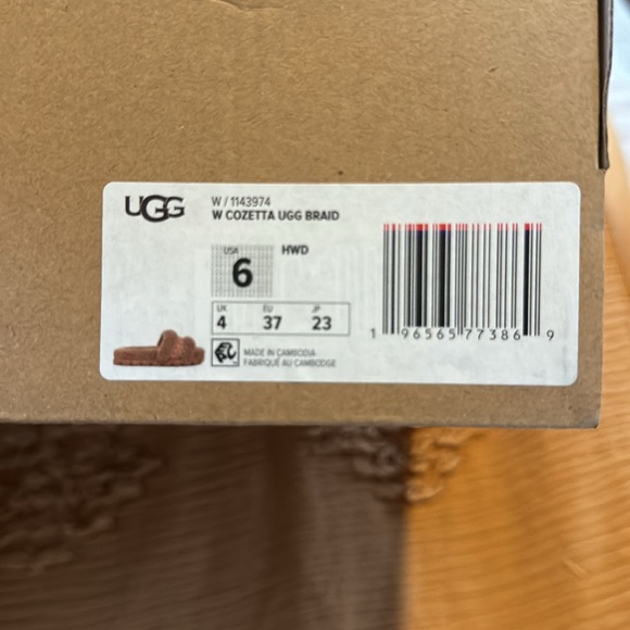 UGG w cozetta braid women’s size 6 hardwood New - Picture 8 of 9